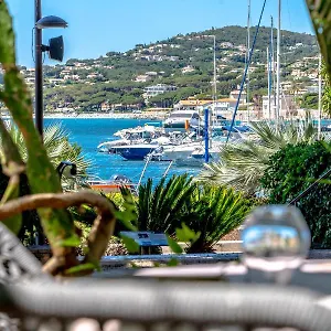 Les Palmiers Hotel